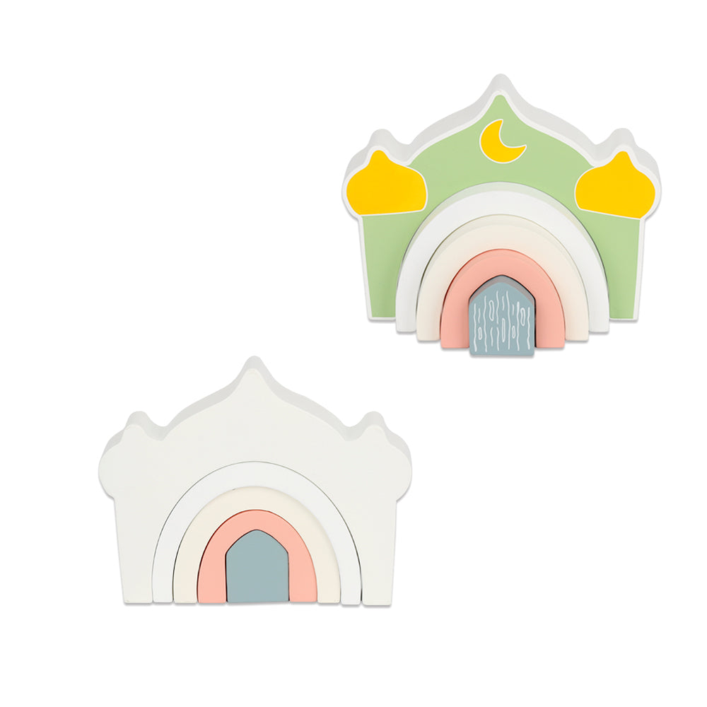 Overzicht van houten masjid regenboogbogen met twee opstellingen, één met groen masjid silhouet en één met witte moskee-achtergrond, inclusief losse nesting arches en deur-element, Montessori geïnspireerd bouw- en stapelspeelgoed voor open ended play, stimuleert creativiteit, ruimtelijk inzicht, probleemoplossend denken en fijne motoriek, met subtiele islamitische inspiratie in de vormen